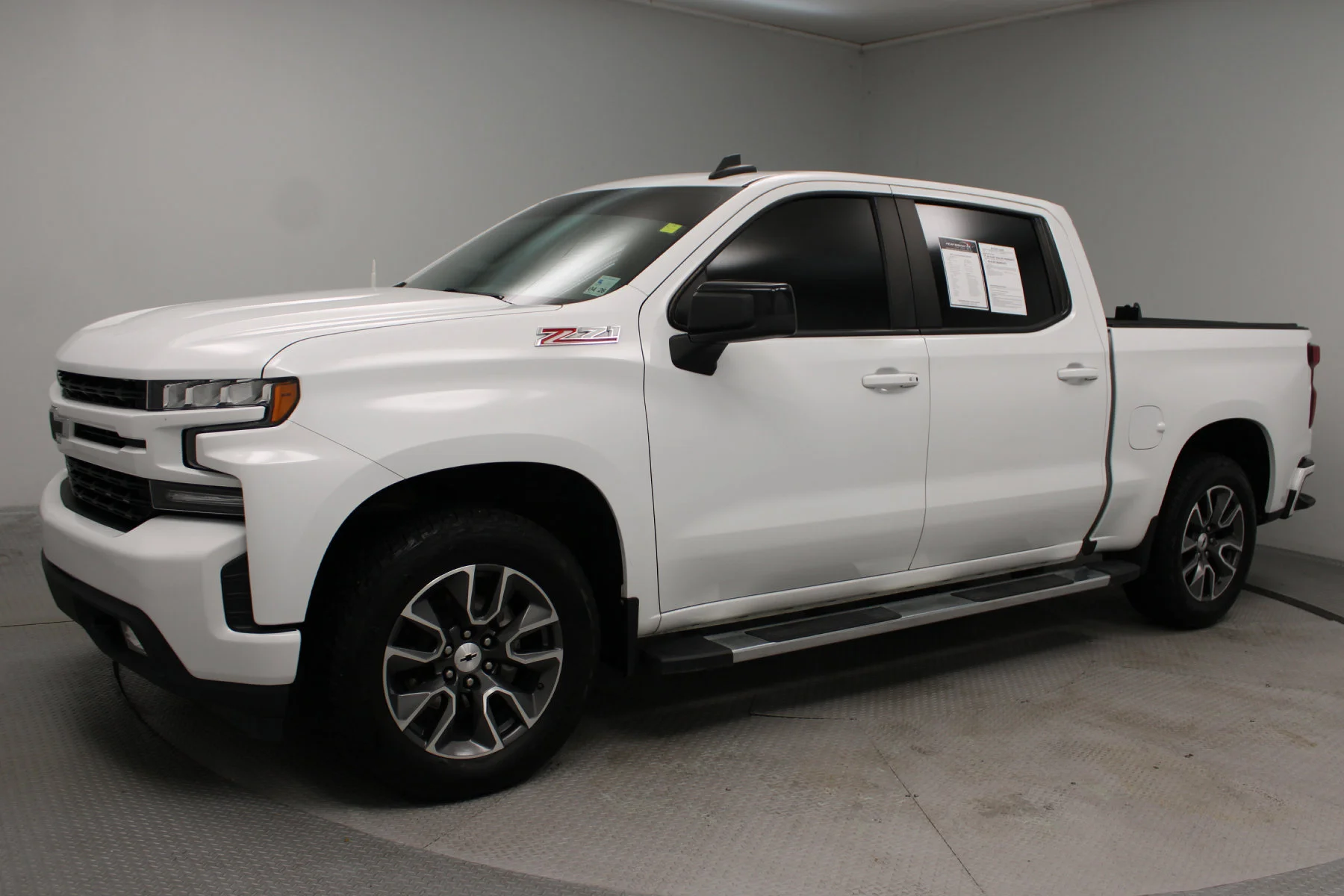 Used 2022 Summit White Chevrolet 4WD Crew Cab 147 RST image 28