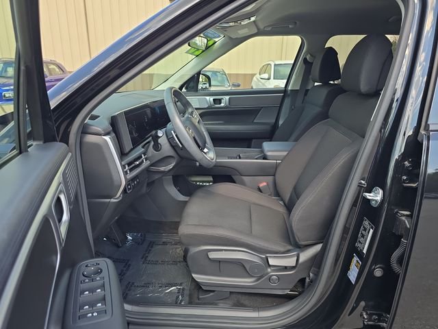 Used 2025 Black Hyundai SE image 13