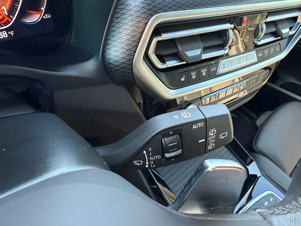 Used 2023  BMW xDrive30i image 35