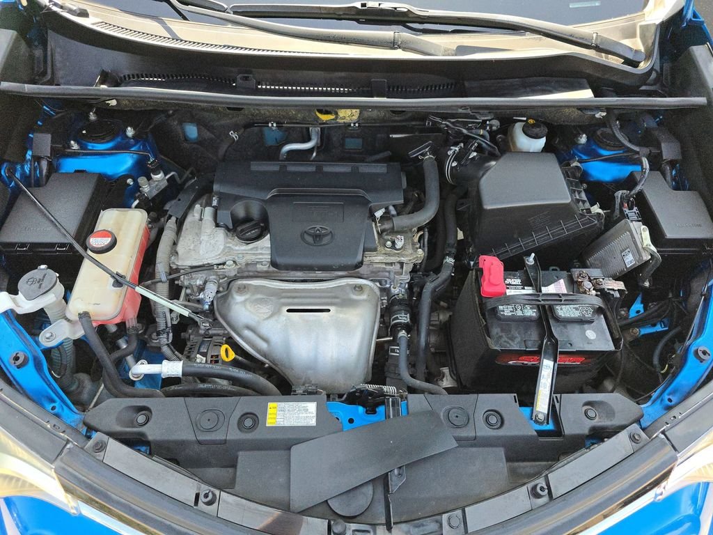 Used 2016  Toyota XLE image 34