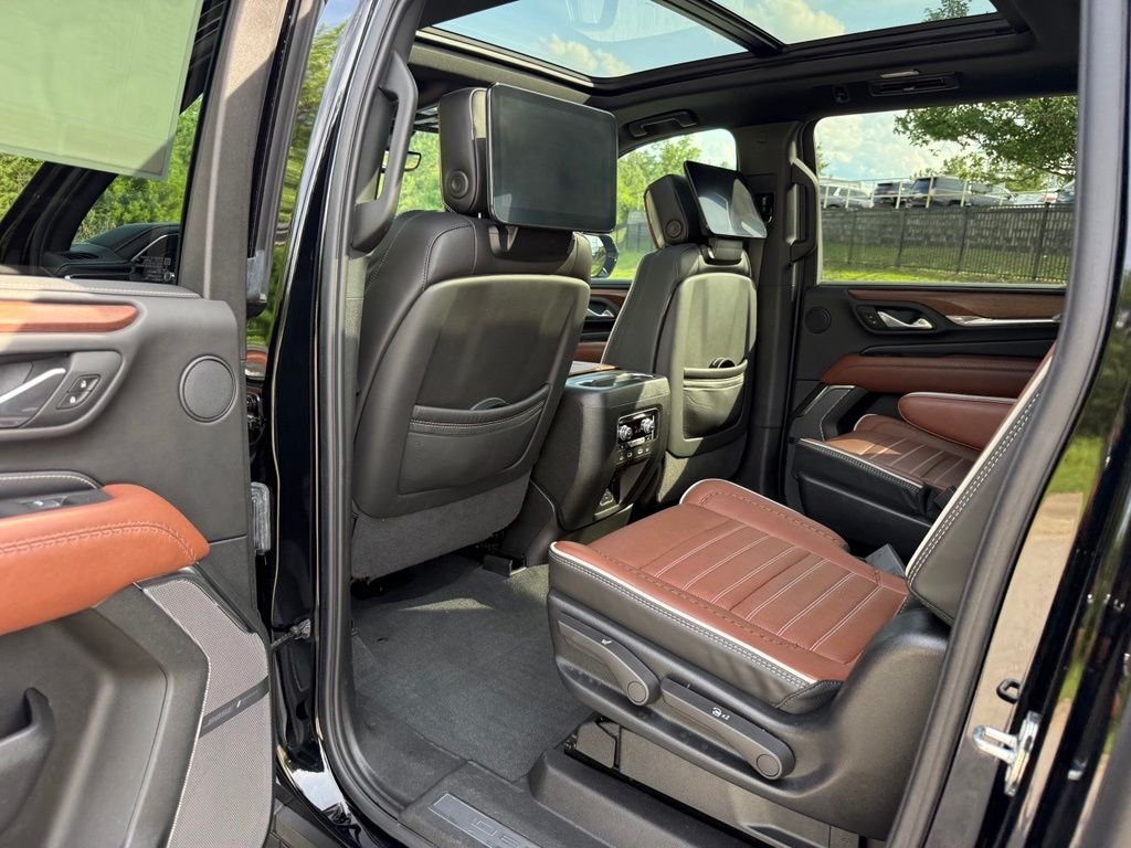 Used 2024 Black GMC Denali Ultimate image 27