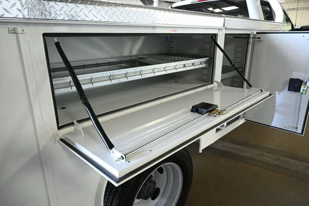 2025 Ford F-450 Super Duty Chassis Cab XL - Photo 33