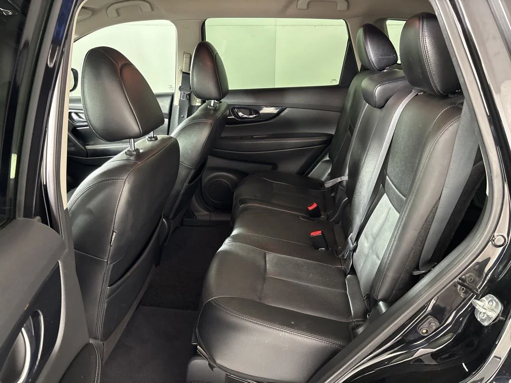 Used 2019 Magnetic Black Pearl Nissan SL image 24