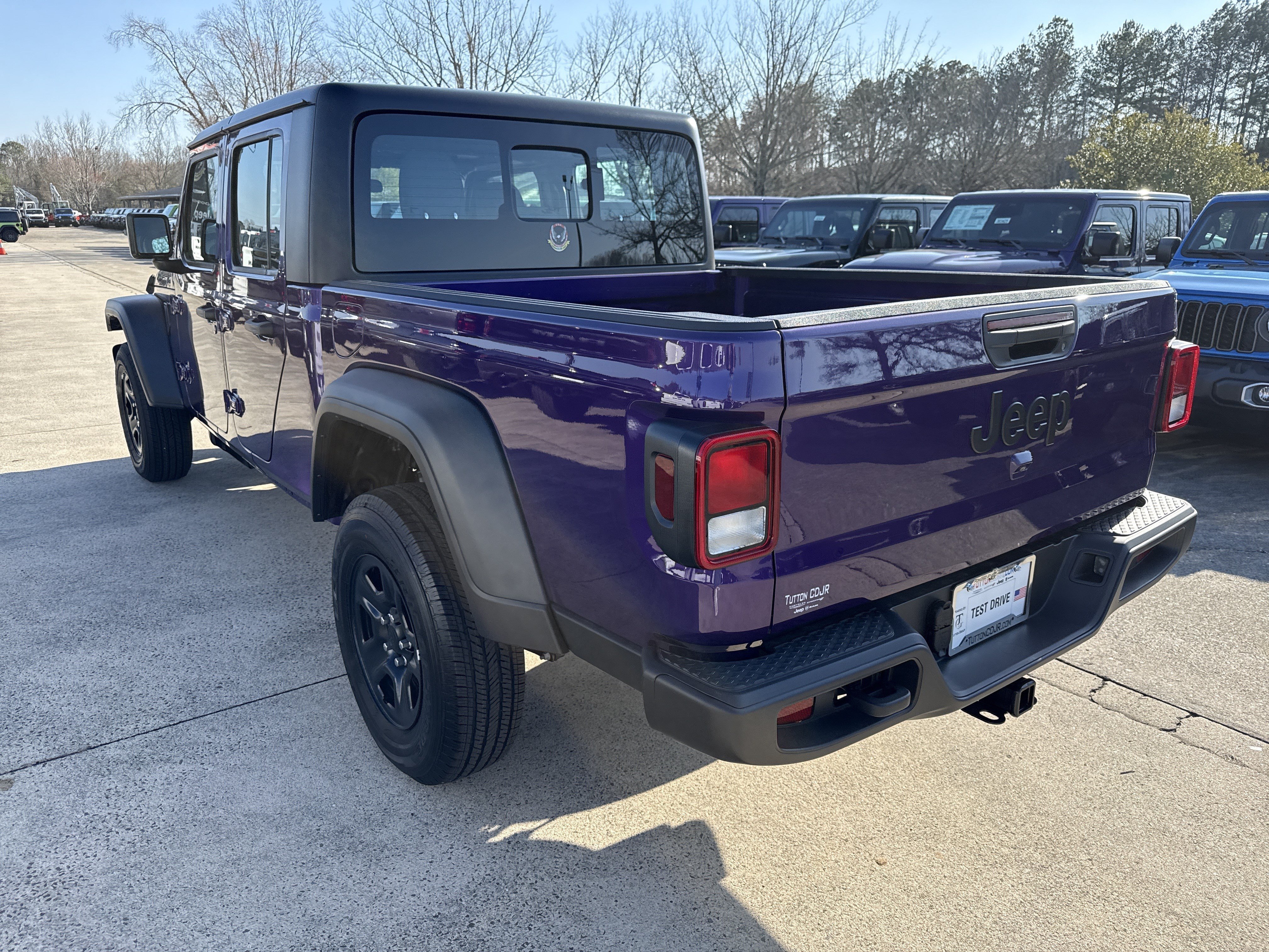 New 2026 Reign Jeep Sport image 5