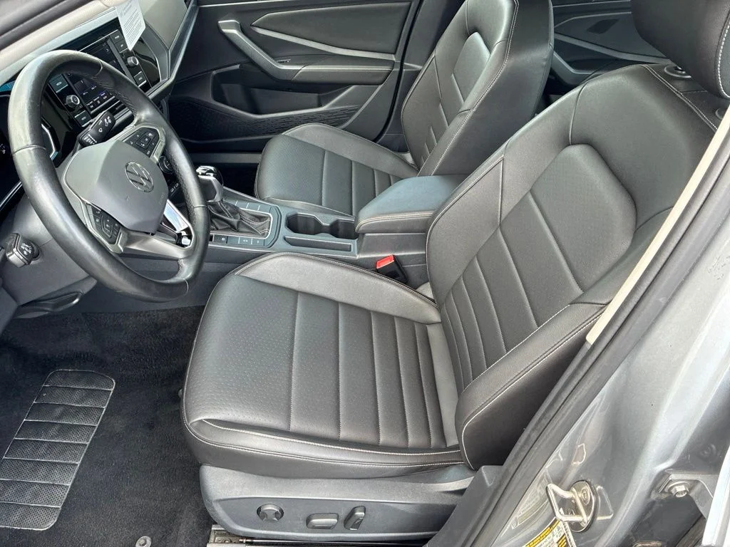 Certified Used 2024 Silver Volkswagen 1.5T SE image 15