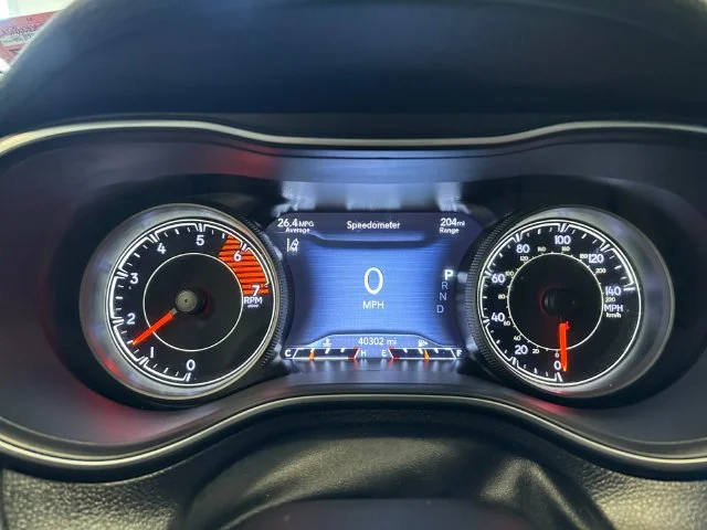 Used 2022 White Jeep Latitude Lux image 17