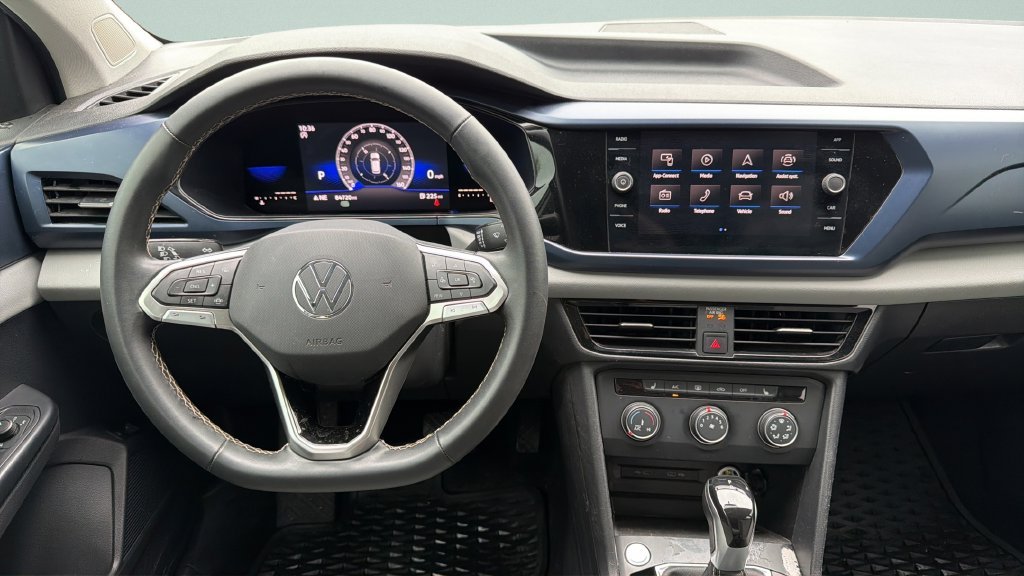 Used 2022 White Volkswagen 1.5T SE image 19