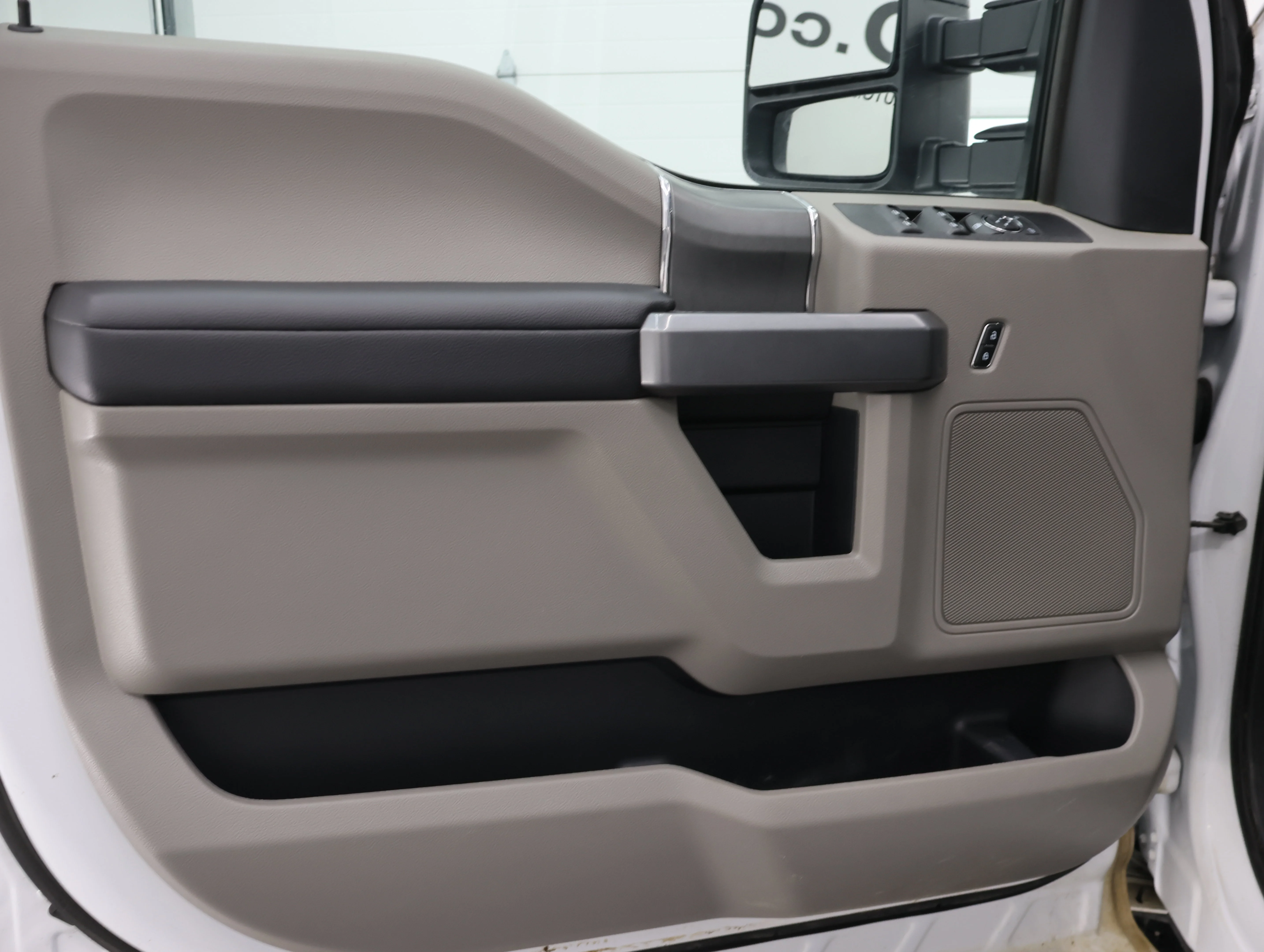 Used 2022 Oxford White Ford XLT image 39
