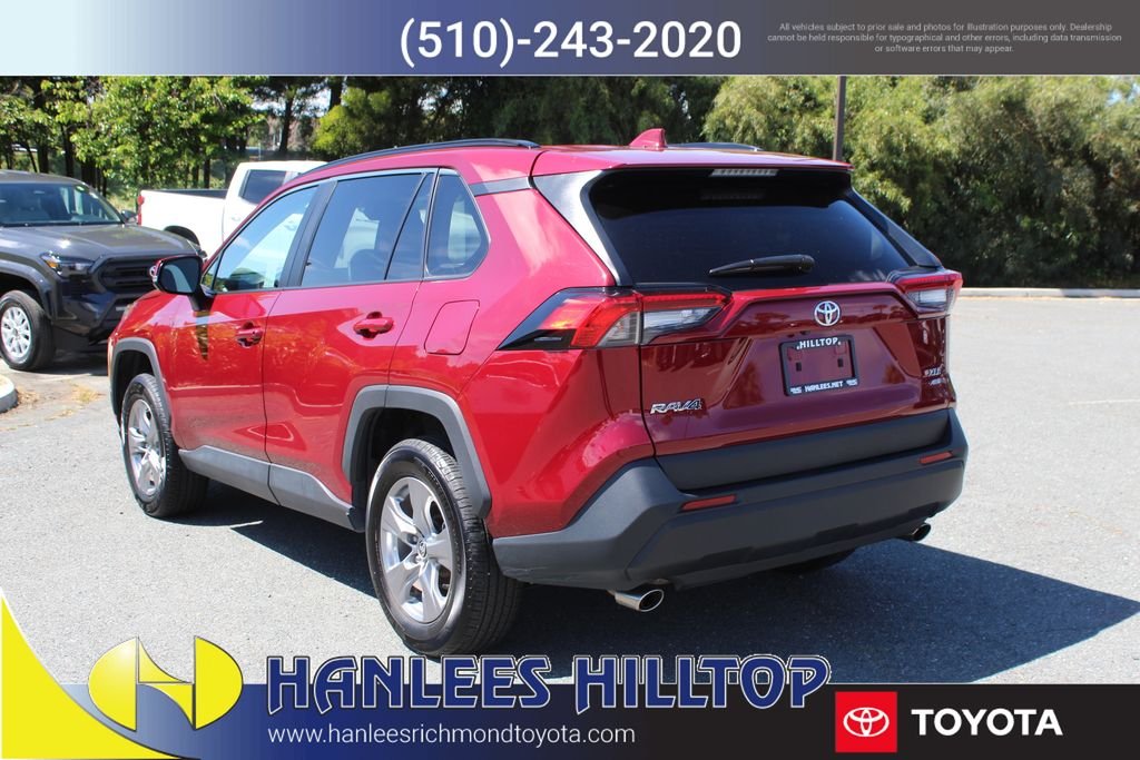 2025 Toyota RAV4 XLE - Photo 9