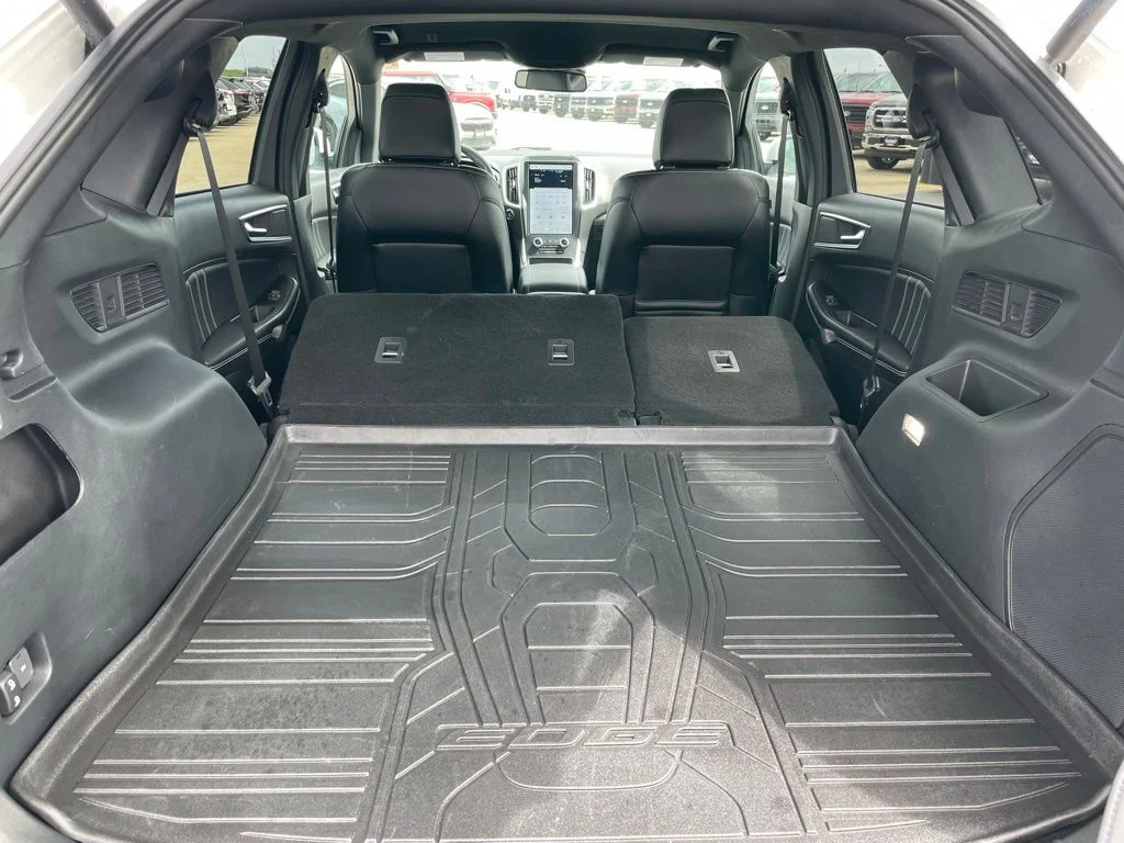 Used 2023 White Metallic Ford ST image 32
