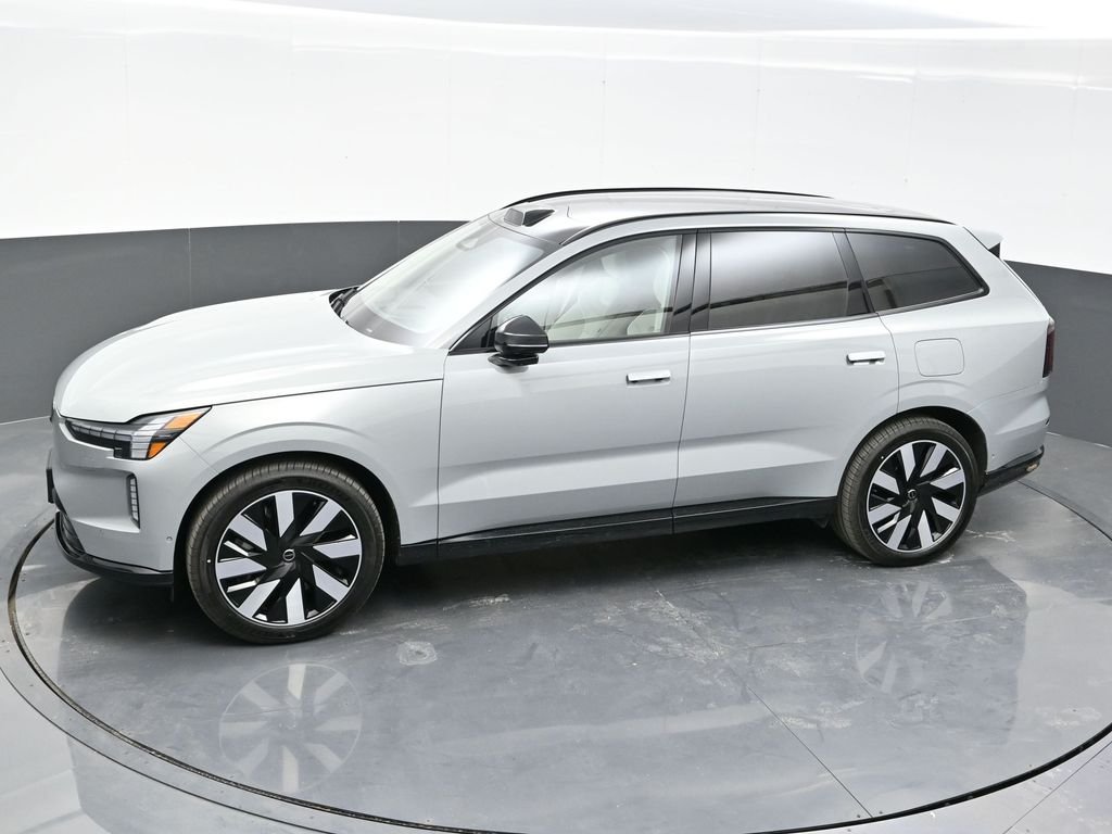 2025 Volvo EX90 Ultra - Photo 19