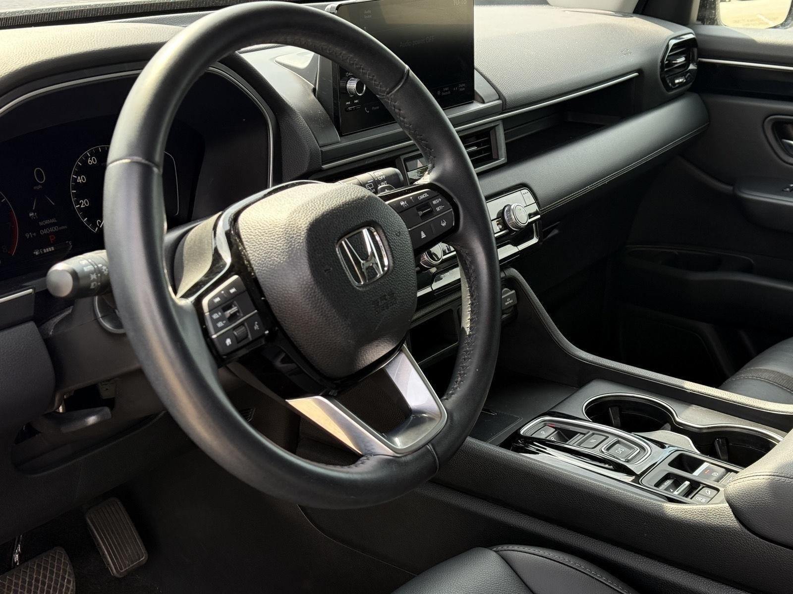 Used 2025 Crystal Black Pearl Honda EX-L image 12