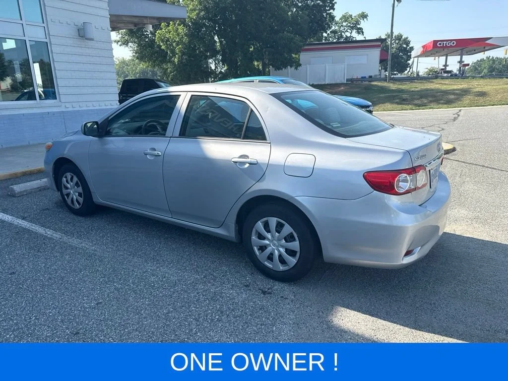 Used 2013 Classic Silver Metallic Toyota L image 2