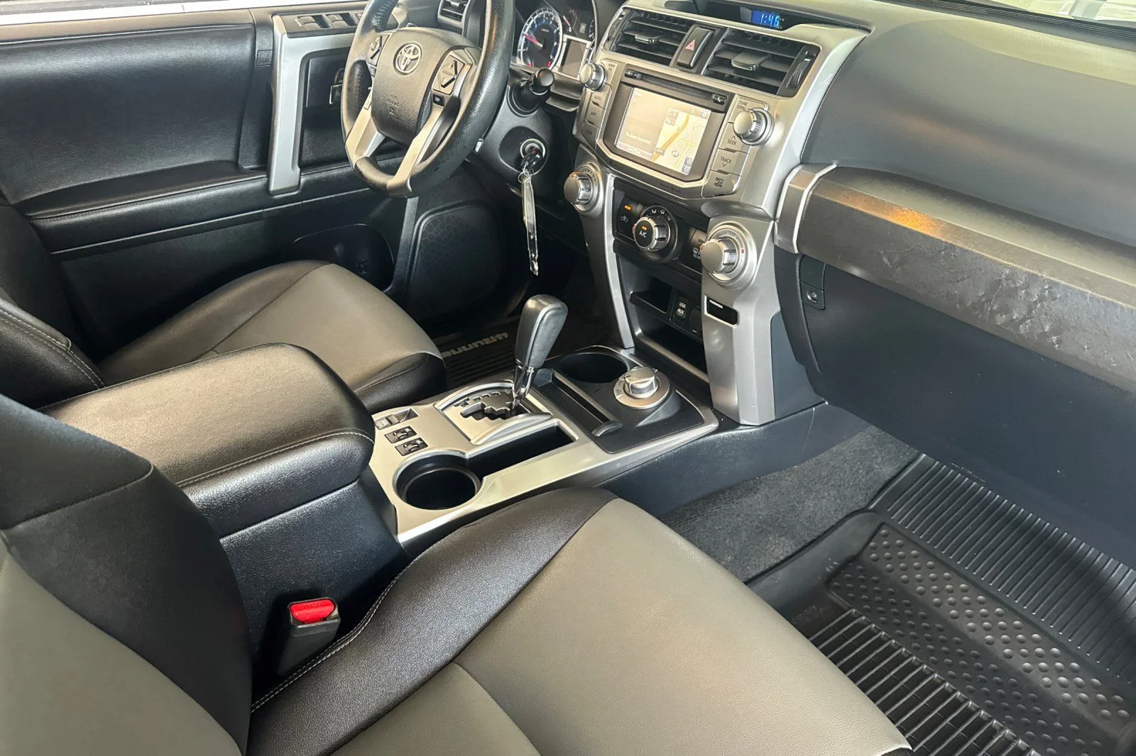Used 2018 Magnetic Gray Metallic Toyota SR5 Premium image 13
