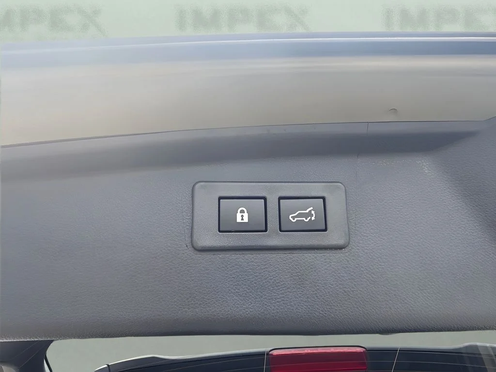Used 2025 Green Subaru Premium image 19
