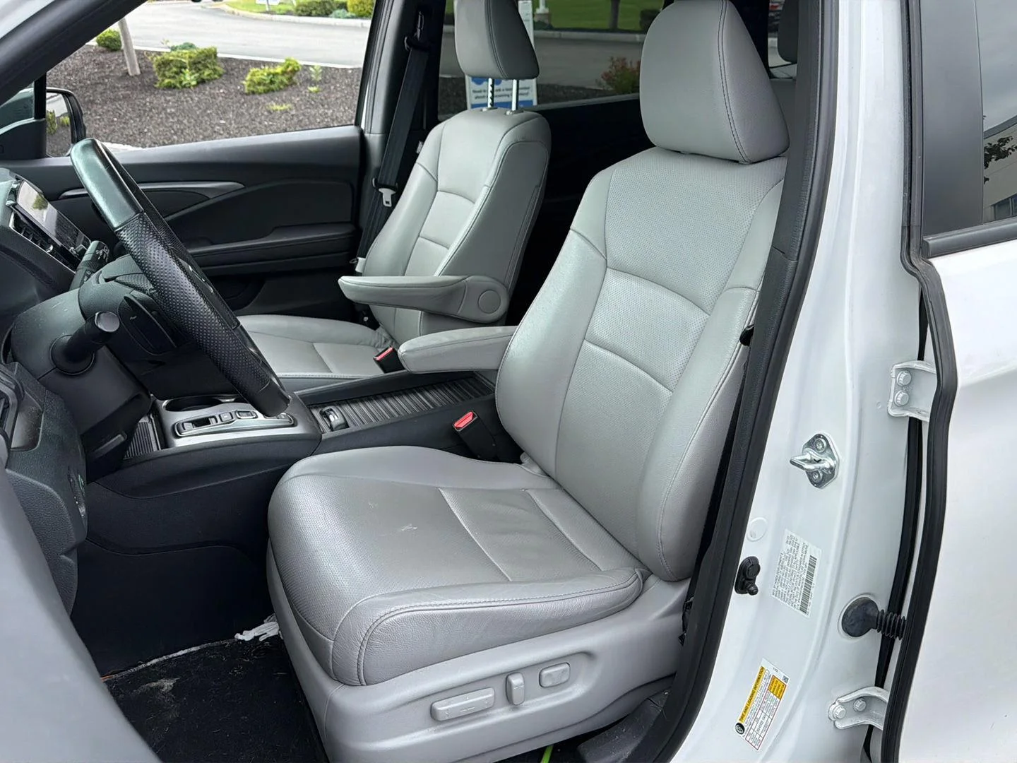 Used 2023 Platinum White Pearl Honda EX-L image 18