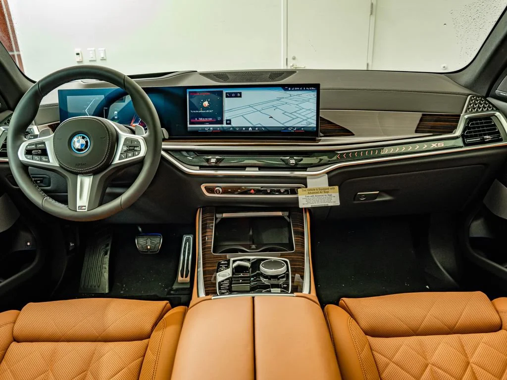 New 2026 White Metallic BMW xDrive50e image 28
