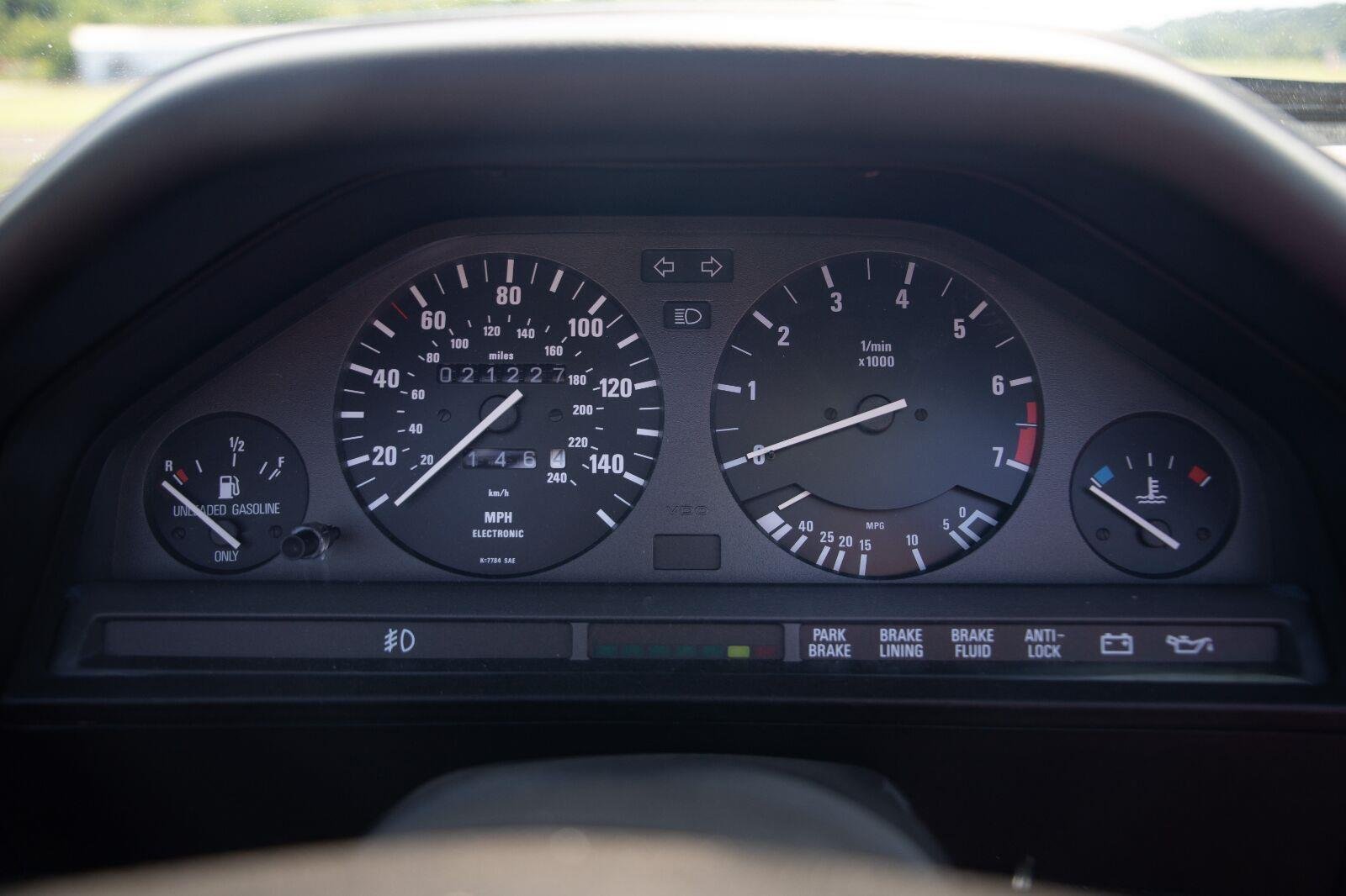 Used 1990 WHITE BMW 325iC image 7