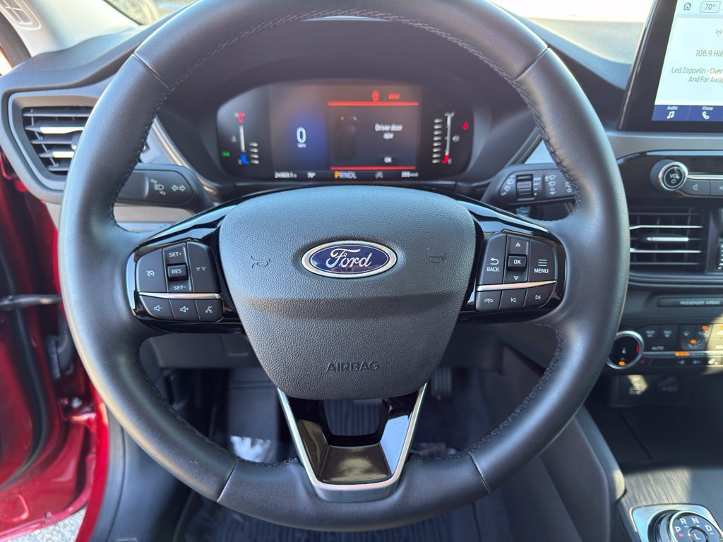 Used 2023 Red Ford Active image 16