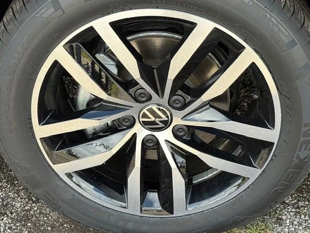 2025 Volkswagen Jetta SE - Photo 10