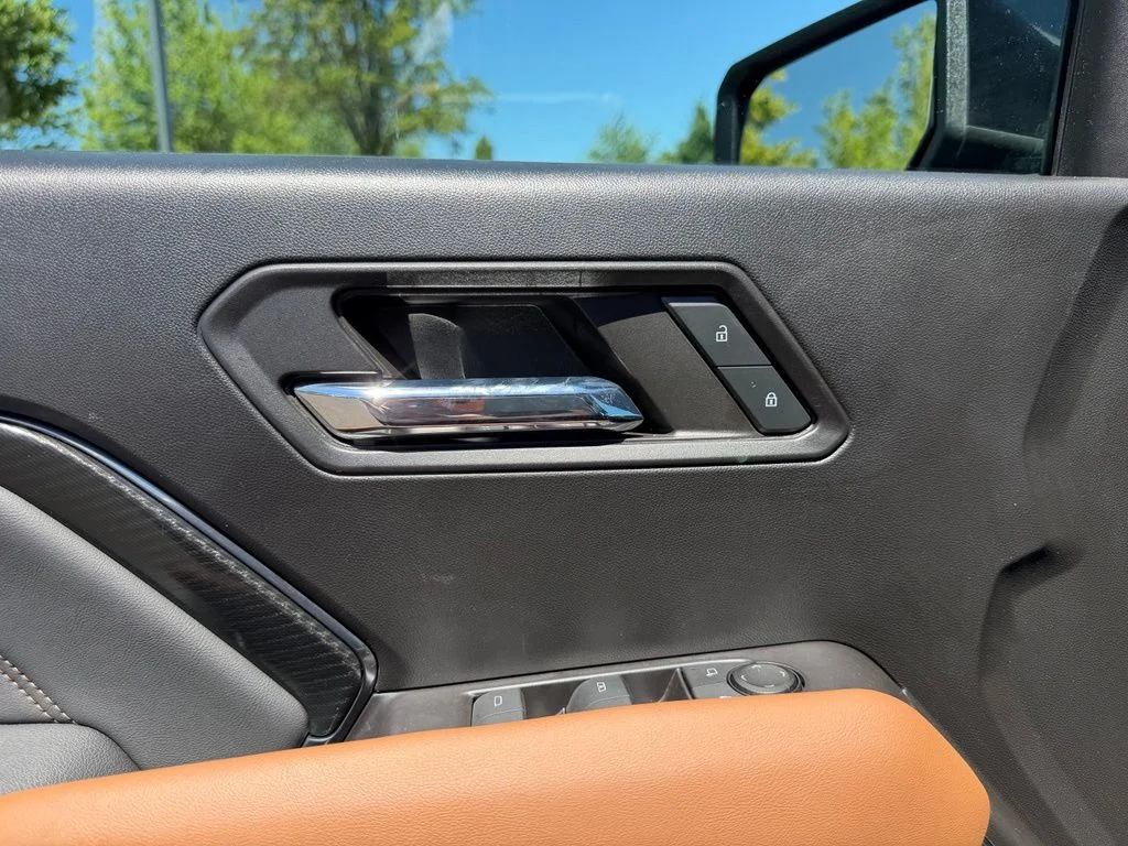 Used 2024 Sterling Metallic GMC AT4 image 13