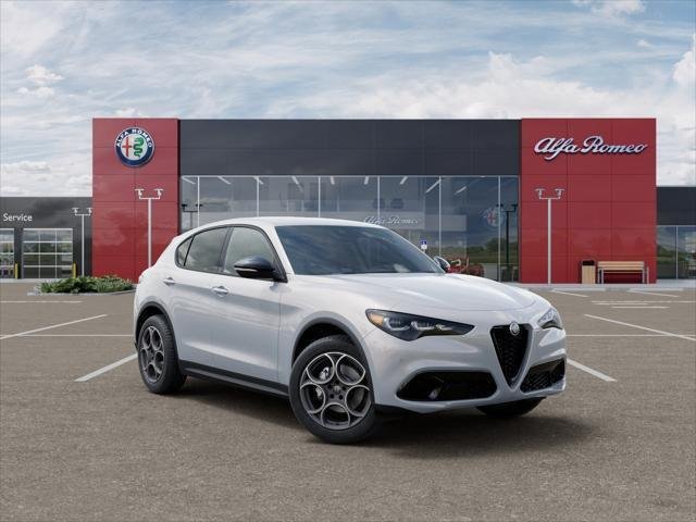 New 2025 Moonlight Gray Metallic Exterior Paint Alfa Romeo  image 44