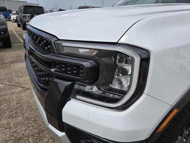 Used 2024 Oxford White Ford XLT image 10