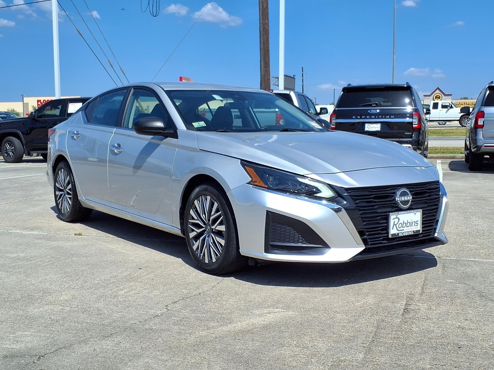 2024 Nissan Altima 2.5 SV Silver at Robbins Nissan