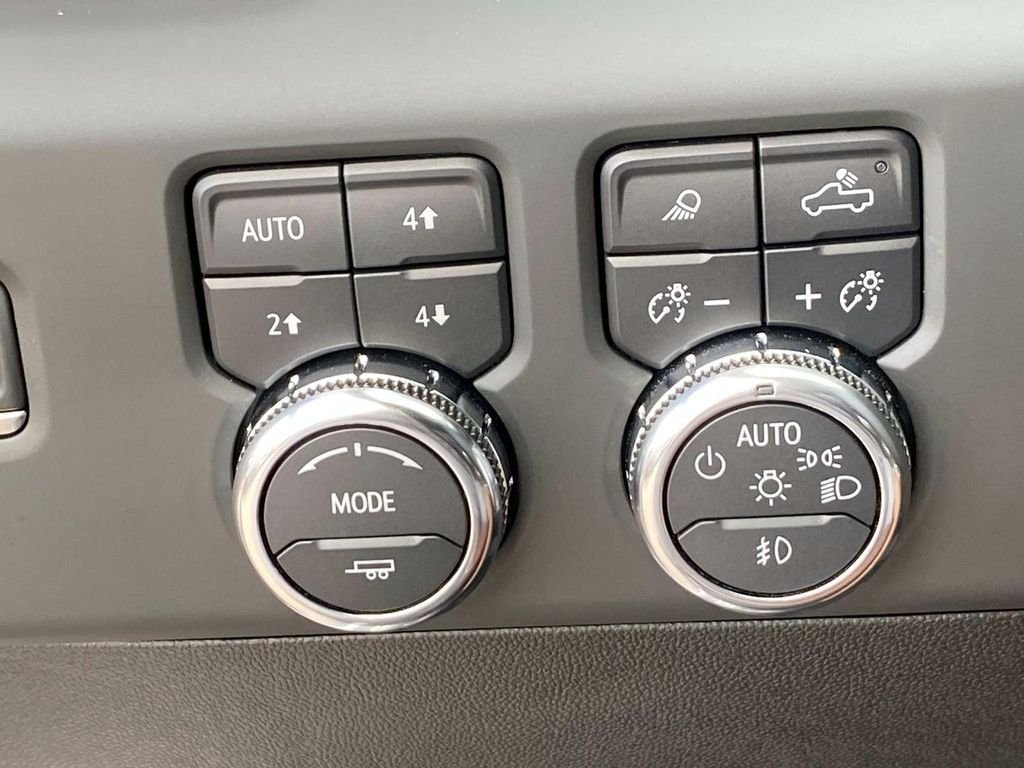 Used 2025 White GMC Denali Ultimate image 26
