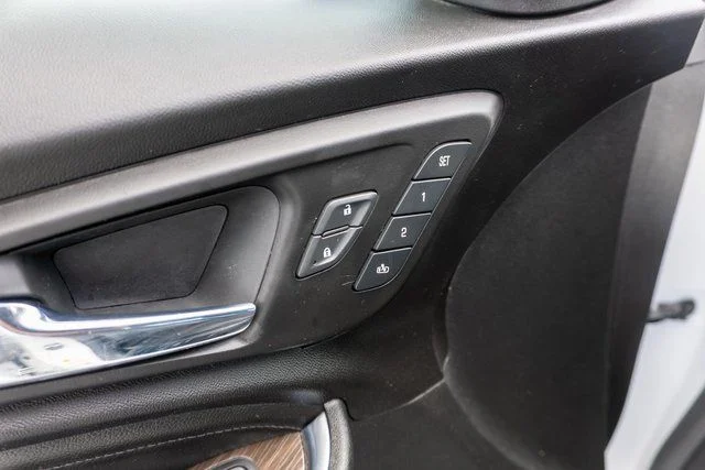 Used 2018 White Chevrolet Premier image 20