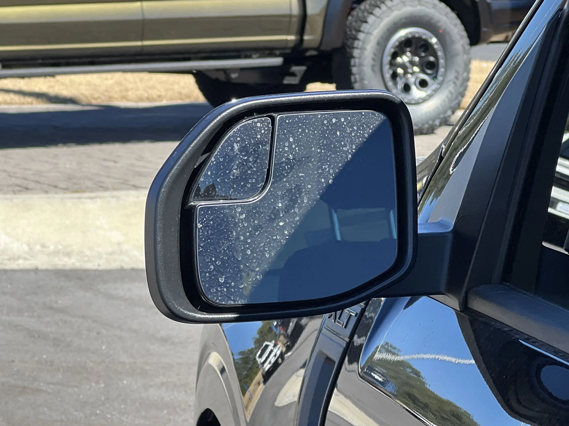 New 2026 Shadow Black Ford XLT image 23
