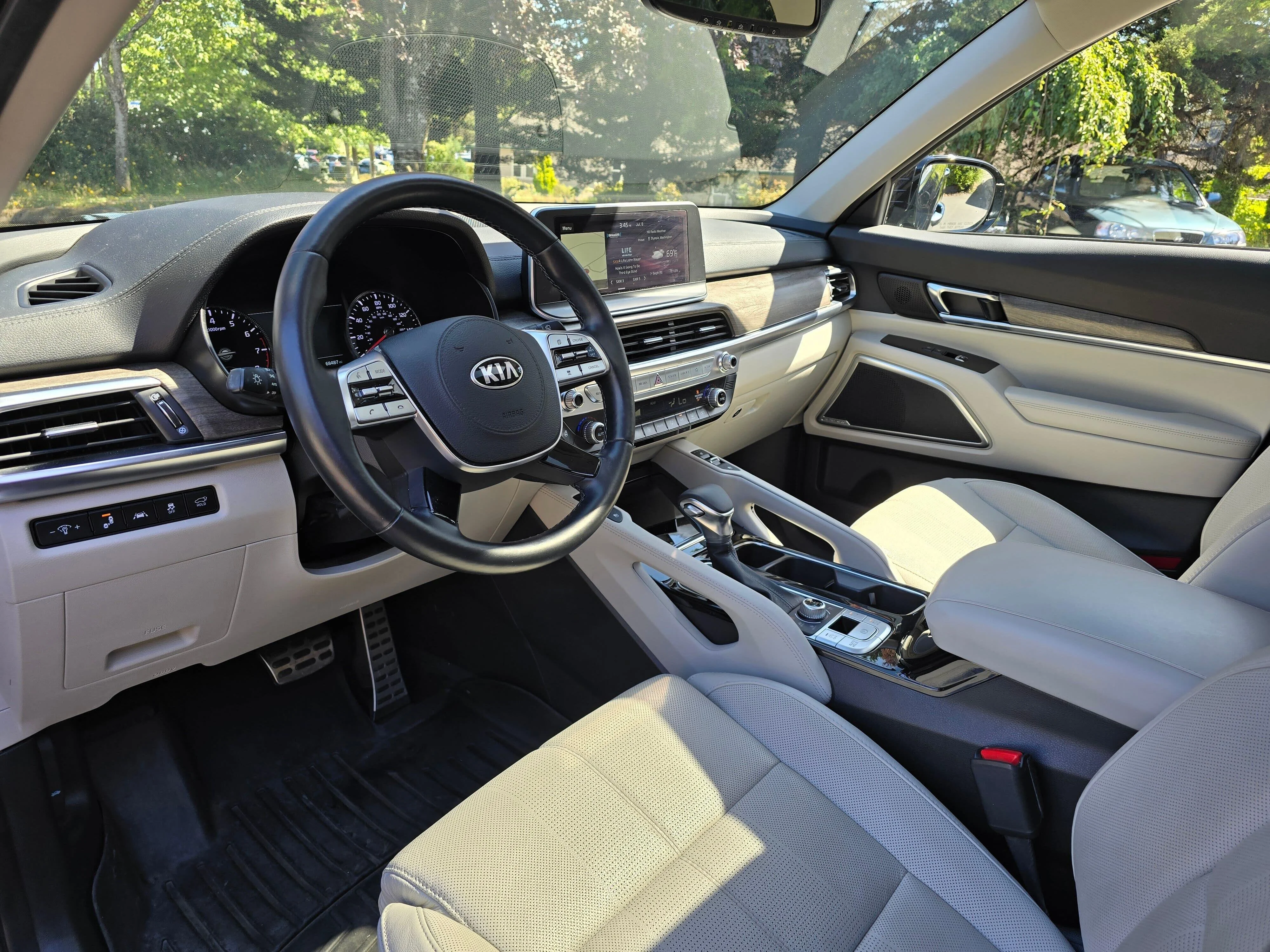 Used 2020 Ebony Black Kia SX image 12
