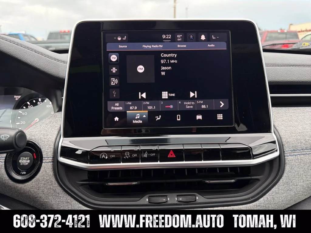 Used 2025 Red Jeep Latitude image 18