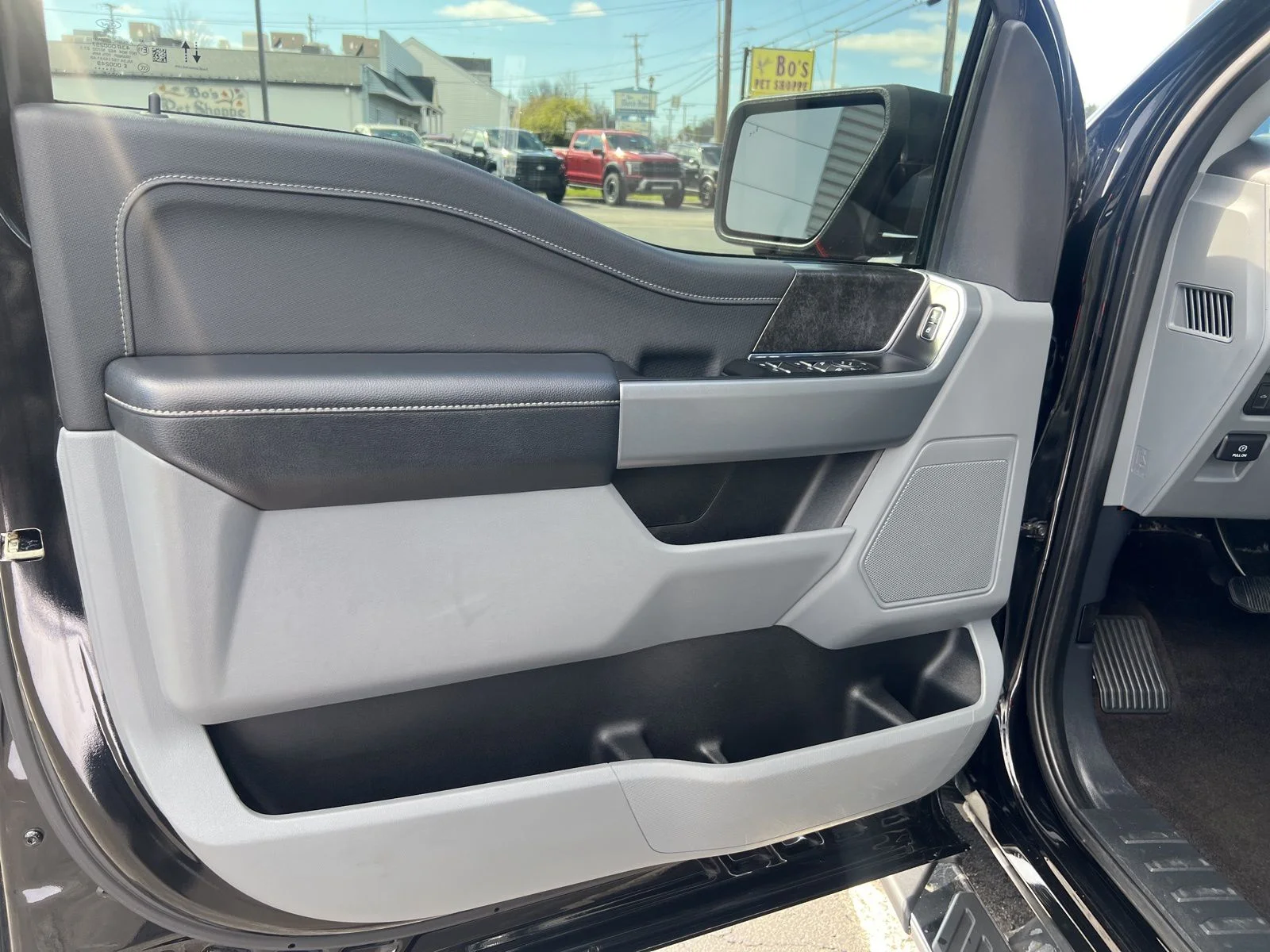Used 2021 Agate Black Metallic Ford XLT image 17