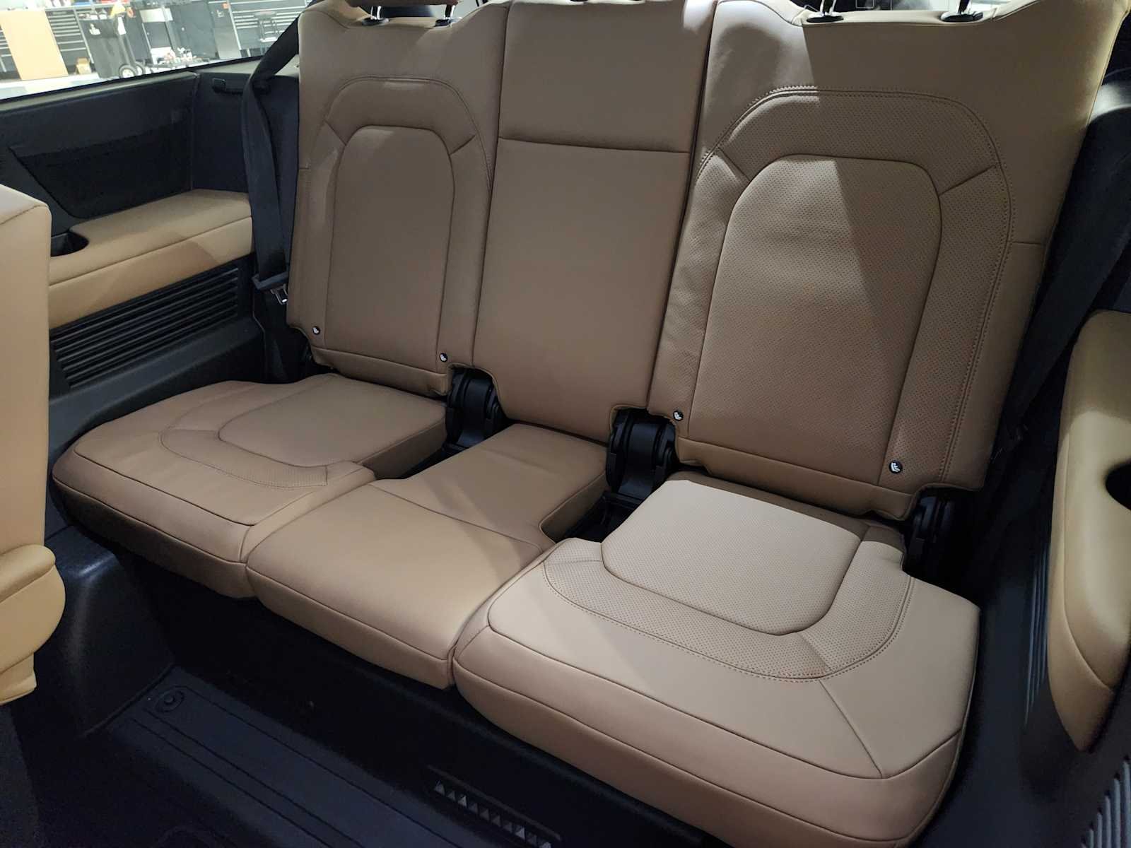 New 2026 Fuji White Land Rover S image 31
