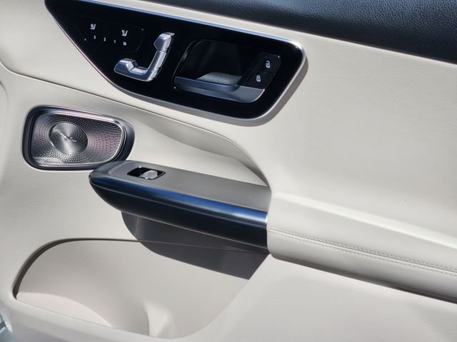 Used 2026 Polar White Mercedes-Benz GLC 300 image 16