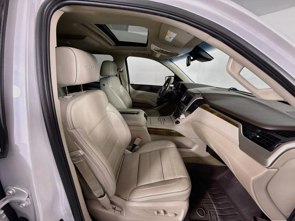 Used 2016 White Frost GMC Denali image 31