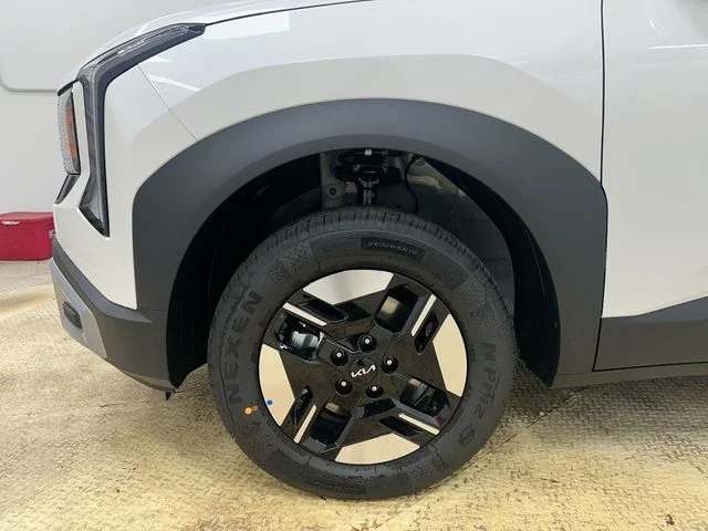 New 2027 White Kia LX image 19