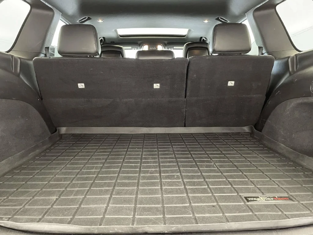 Used 2018 White Jeep Altitude image 19
