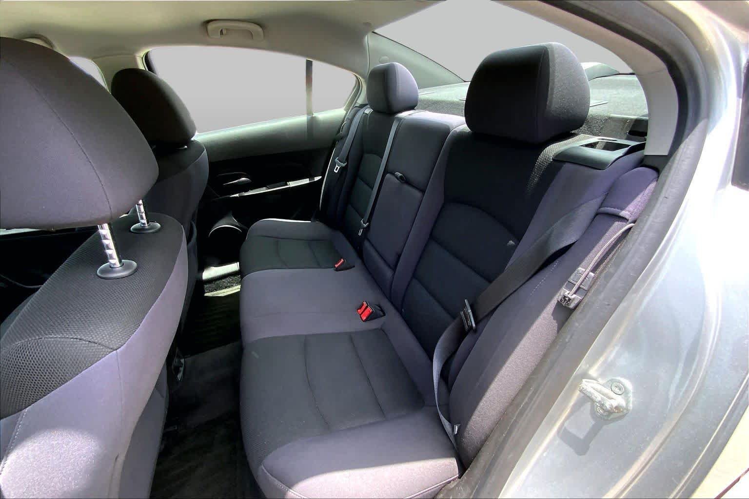 Used 2013 Silver Ice Metallic Chevrolet LT image 20