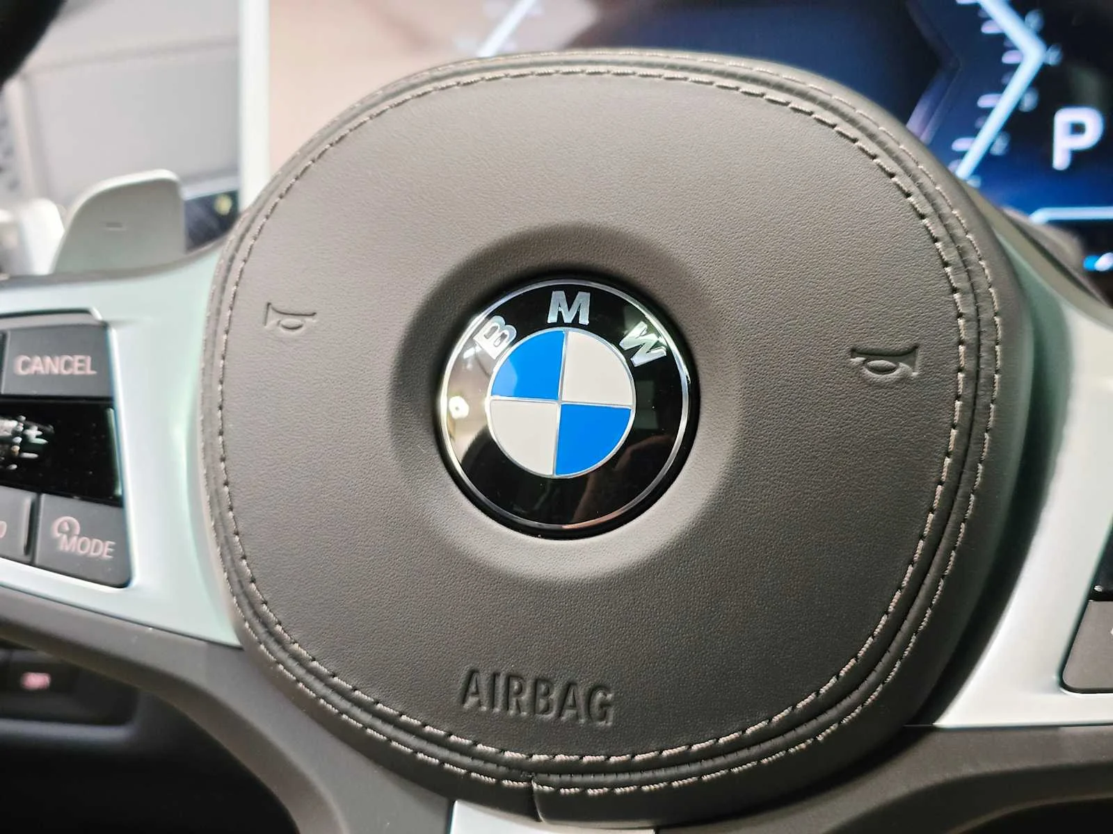 New 2026 Carbon Black Metallic BMW xDrive40i image 22