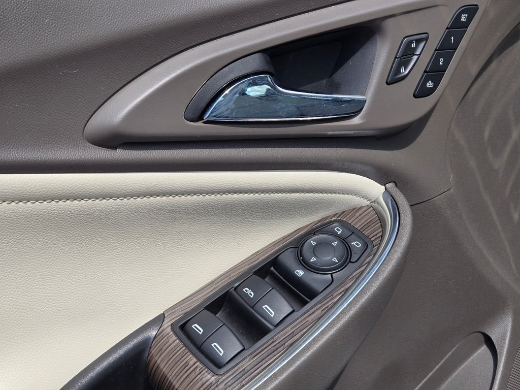Used 2020 White Chevrolet Premier image 13