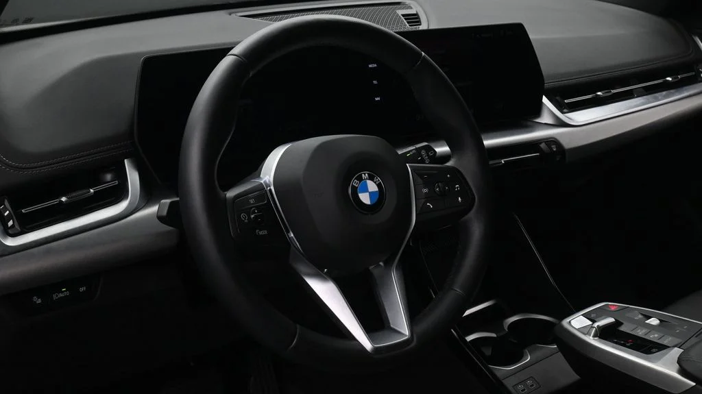 Used 2026 Silver BMW xDrive28i image 9