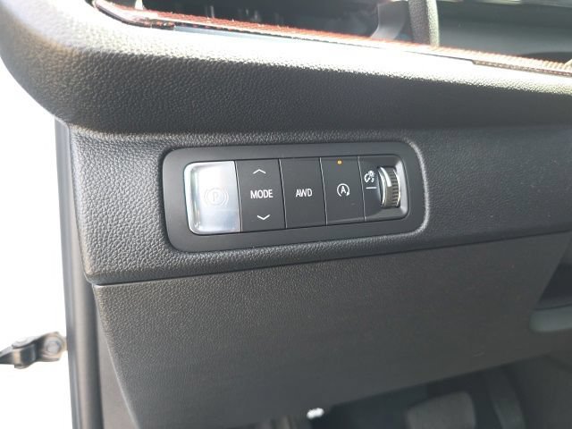 Used 2026 Polar White Tricoat Chevrolet Z71 image 17