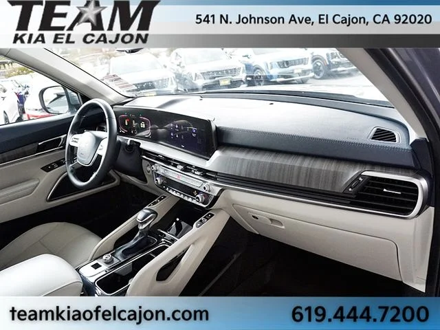 Used 2024 Silver Kia EX FWD image 10