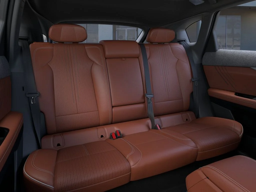 2027 Cadillac OPTIQ Premium Luxury - Photo 17