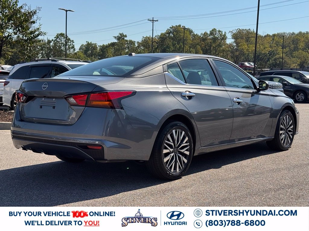 2025 Nissan Altima SV - Photo 13
