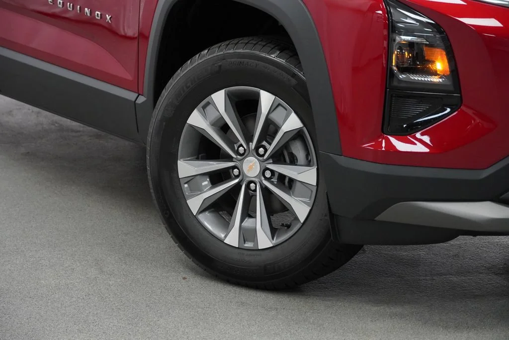 2027 Chevrolet Equinox LT - Photo 10