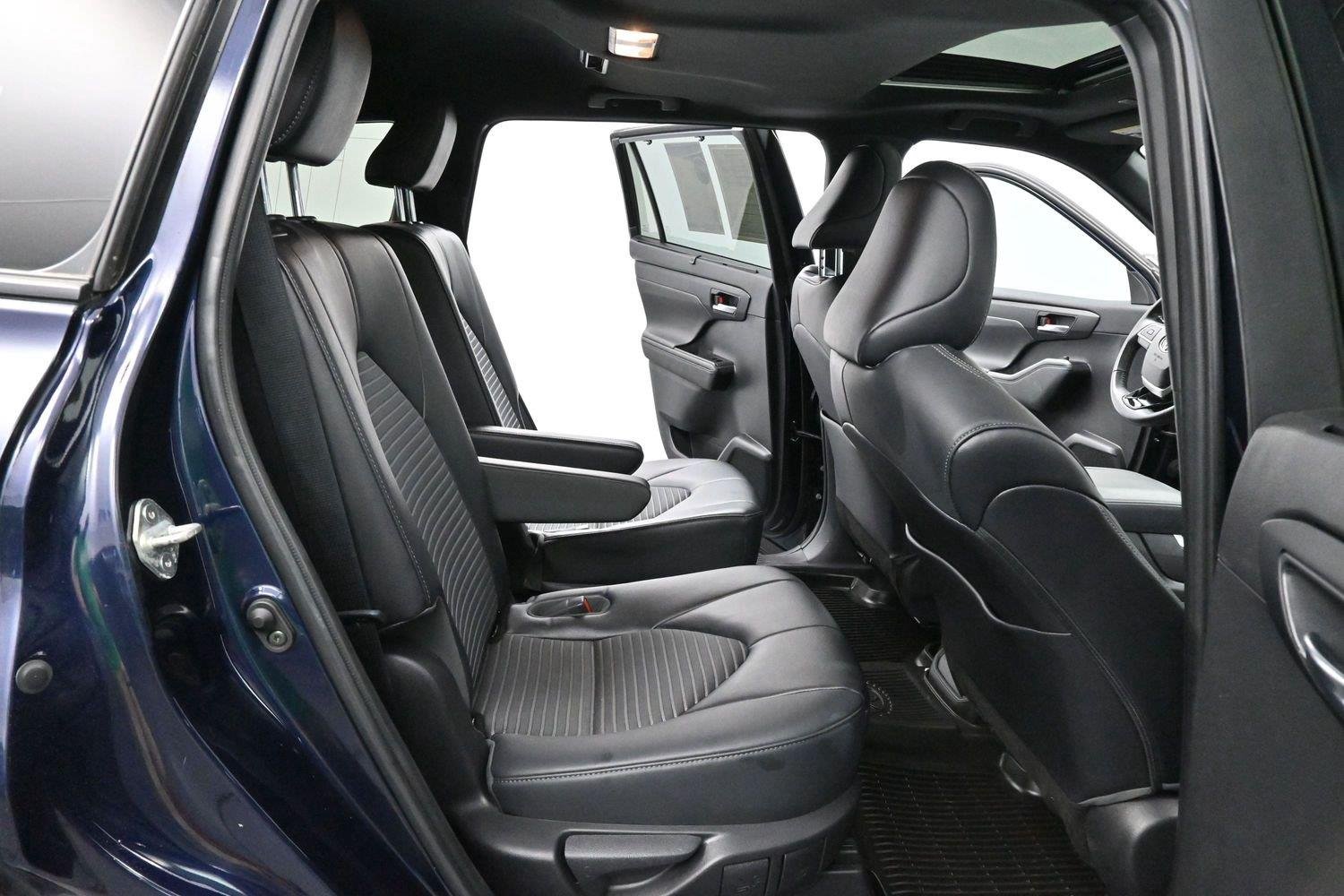 Used 2023 Blue Toyota L image 37