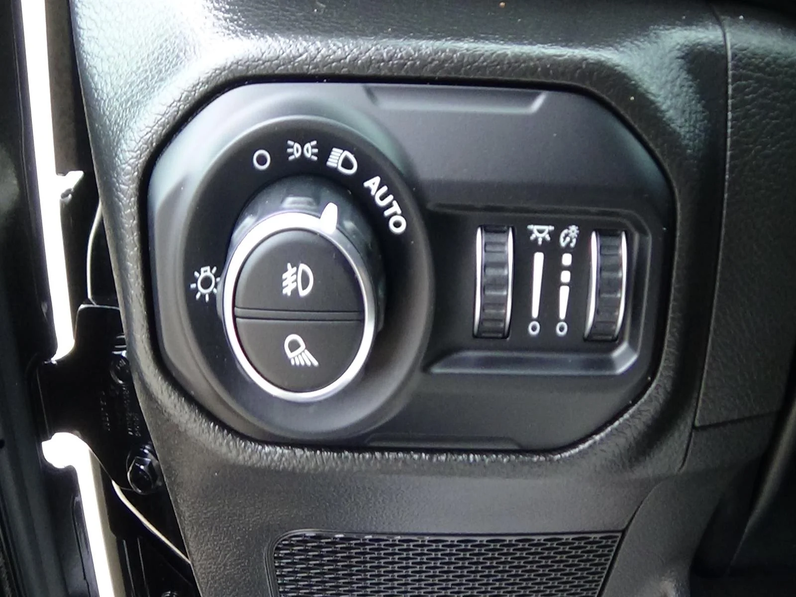 Used 2022 Black Clear Coat (px8) Jeep Overland image 20